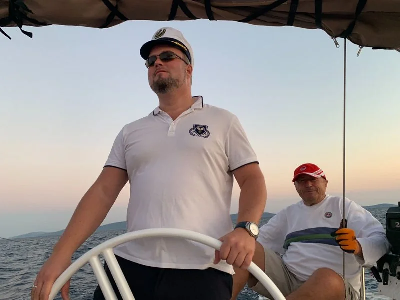 Skipper a korm&aacute;nykerekn&eacute;l